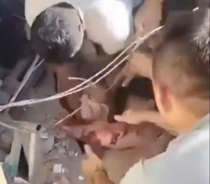 Rescuers find mother of previously rescued baby dead in Colombia