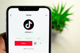 European Commission remains undecided on whether to join TikTok or not