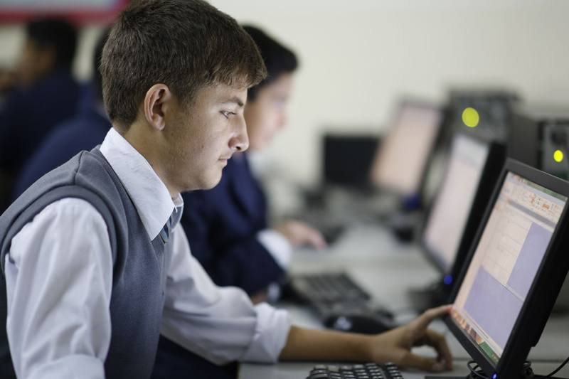 Pakistani students get free Google AI tools for a year