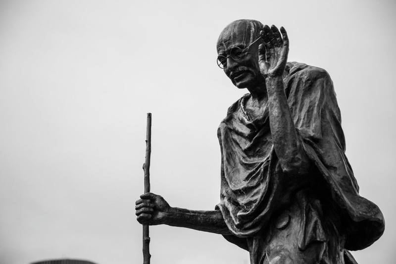 Gandhi käsikirjalised märkmed müüdi rekordhinnaga